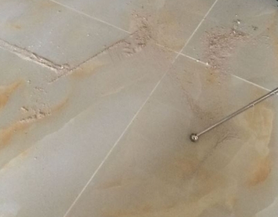 未央瓷砖空鼓维修公司分享粘合剂选择不当在瓷砖铺贴过程中可能导致以下问题