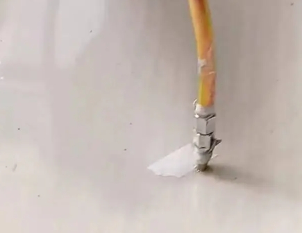 未央瓷砖空鼓维修公司专业解答在瓷砖铺贴过程中，如果使用的砂料过粗（如全部使用了粗砂），可能会导致以下问题